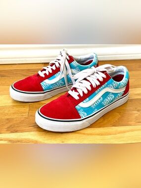Vans Kids Low-Top Sneakers in Red and Turquoise. Logo Graphic